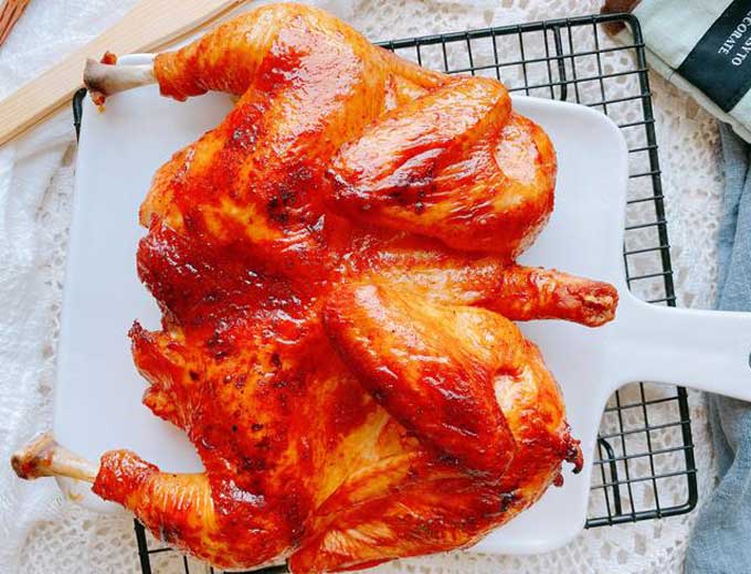Start! How to make roasted chicken in an oven that is golden, light and delicious. Share the process