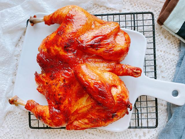 How to make electric oven roasted chicken (how to use the oven to make golden and delicious roasted chicken) (20)
