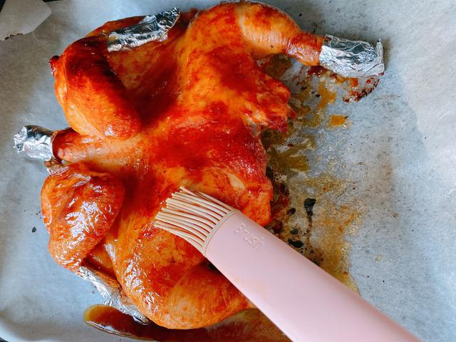 How to make electric oven roasted chicken (how to use the oven to make golden and delicious roasted chicken) (18)