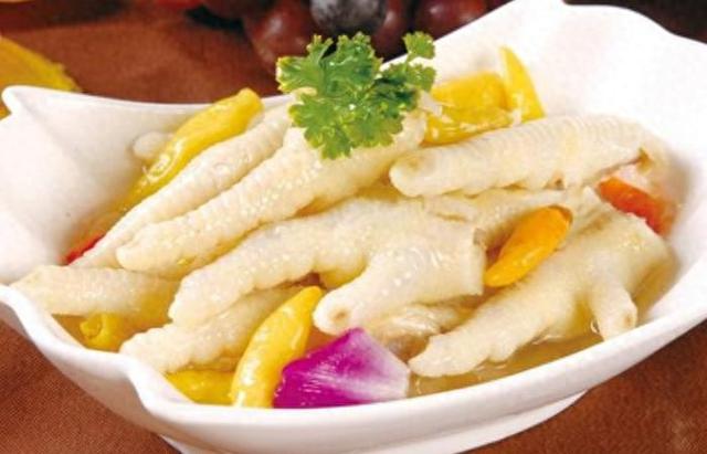 Home-style recipe of pickled pepper chicken feet (super delicious pickled pepper chicken feet recipe) (1)