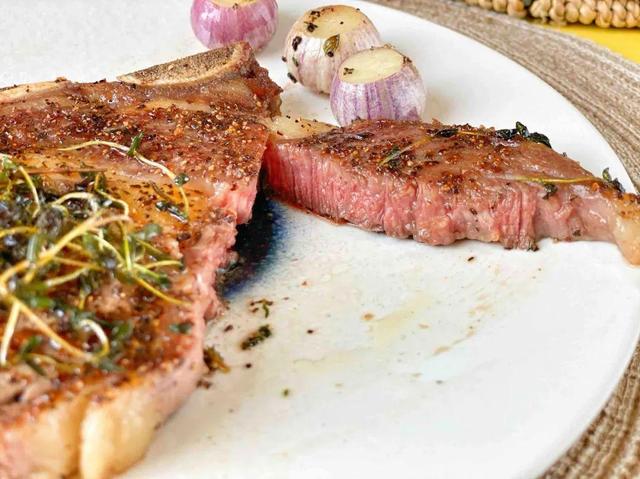 A complete recipe for frying steak (a home-style recipe for frying steak with the simplest ingredients) (2)