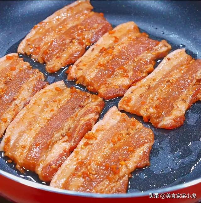 How to cook barbecue at home (use a pan to make the family version of grilled pork belly) (6)