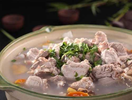 How to make clear mutton soup (you can also stew white, thick and fragrant mutton soup at home)