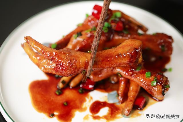 How to make delicious braised chicken feet (recipes and tips for braised chicken feet) (1)