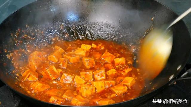 Authentic Sichuan Mapo Tofu (How to make Mapo Tofu spicy and delicious) (38)