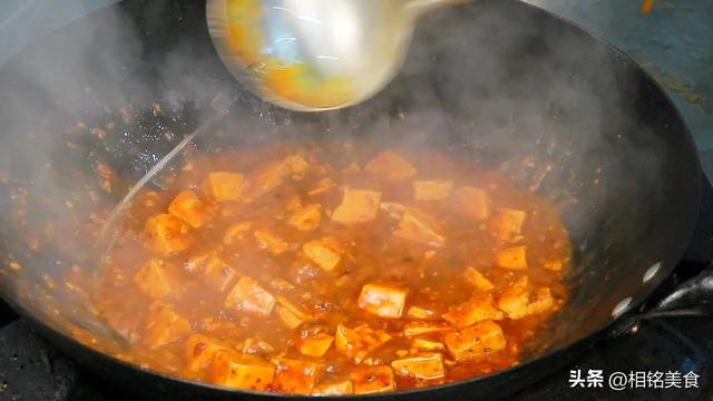 Authentic Sichuan Mapo Tofu (How to make Mapo Tofu spicy and delicious) (40)
