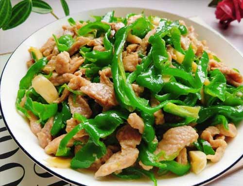 How to stir-fry pork with green pepper (the