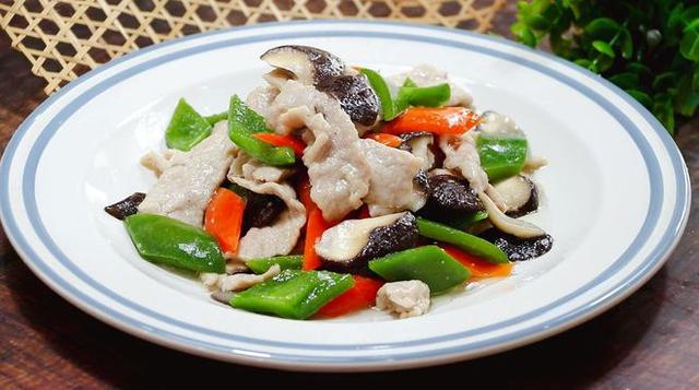 Homemade recipe for stir-fried pork with mushrooms (how to make delicious mushrooms) (5)